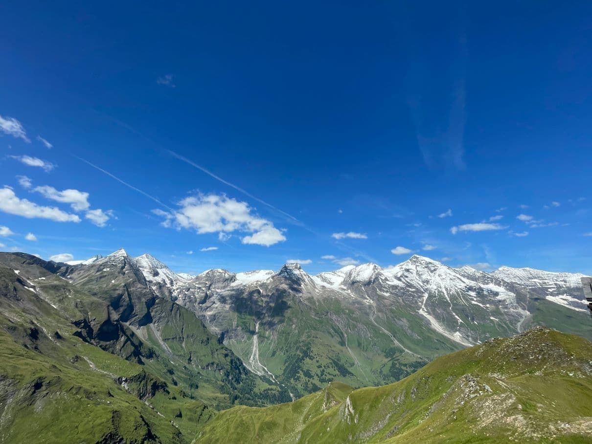 Small Austrian mountain village for a Filzmoos, Rauris and Niederau comparison
